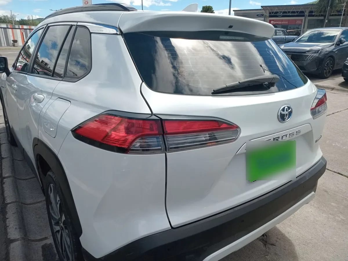 Toyota Corolla Cross 1.8 Seg Hybrid 4x2 Cvt At 5p año 2021