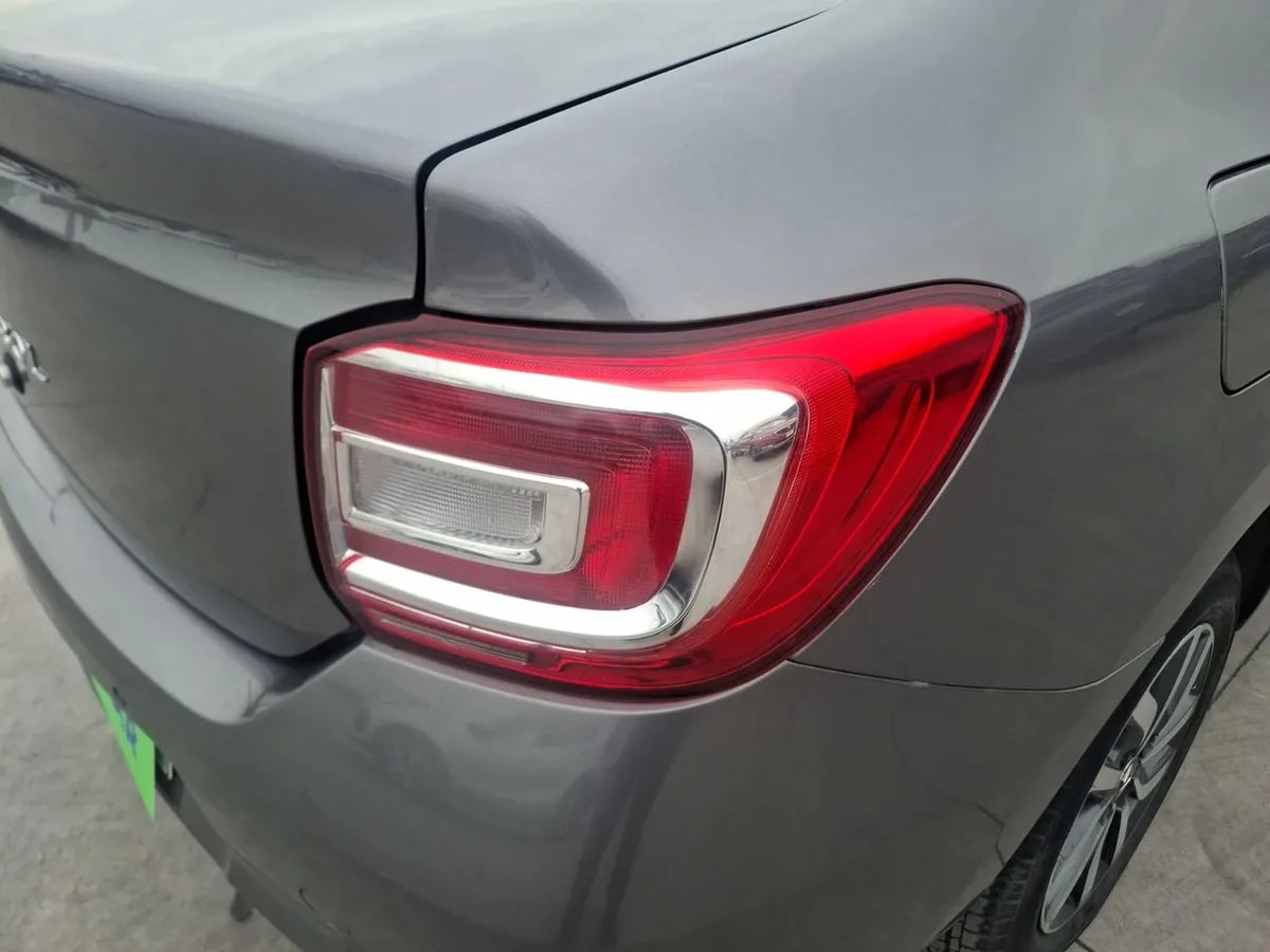 Renault Symbol 1.6 Intens Tech 4x2 Mt 4p año 2021