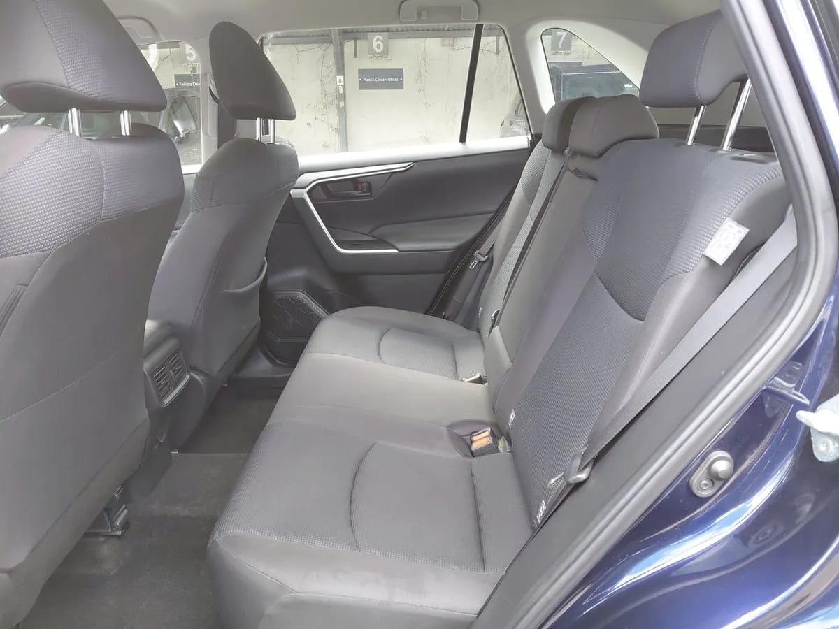 Toyota Rav 4 2.0 Le 4x2 Mt 5p año 2024