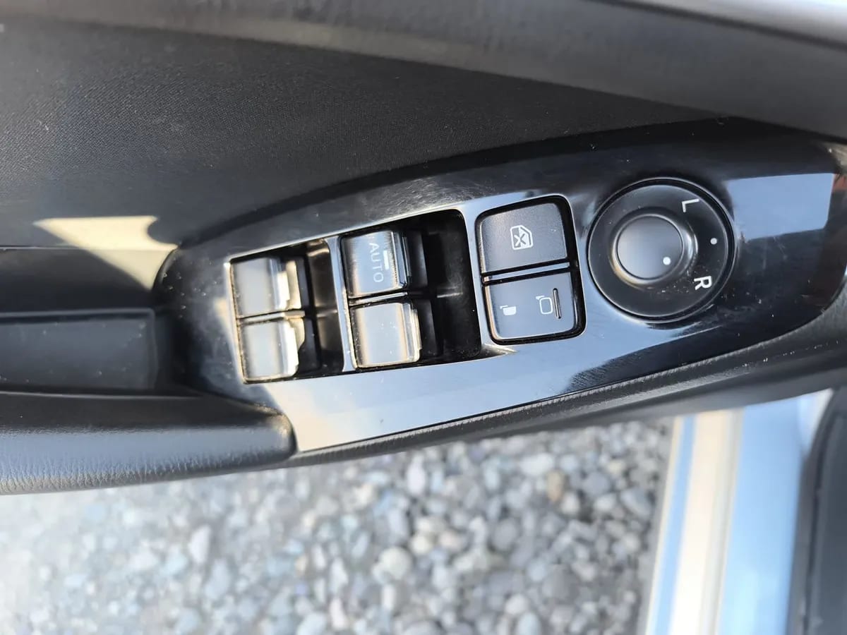 Mazda 3 2.0 V 4x2 Sdn Sunroof 6at 4p año 2017