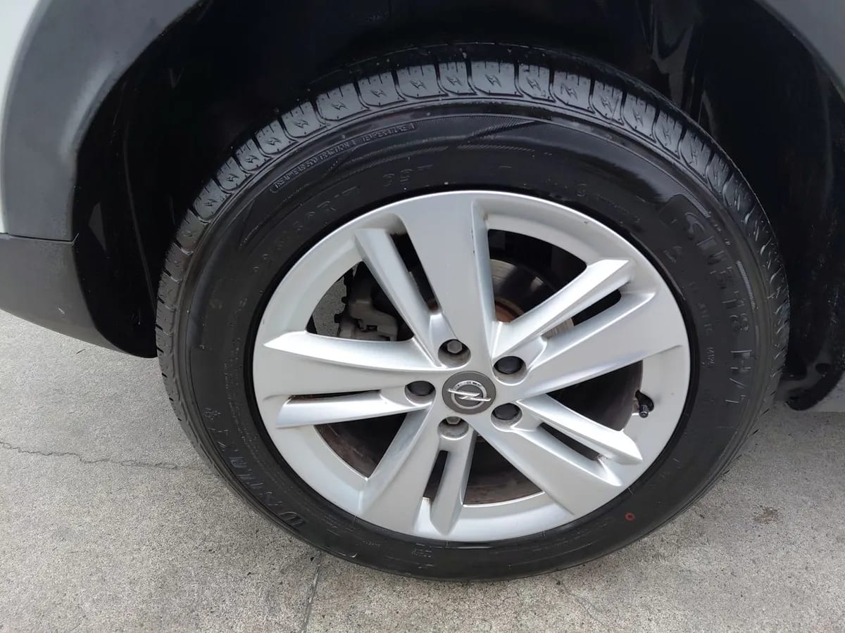 Opel Grandland 1.2t Dynamic 4x2 Mt6 5p año 2021