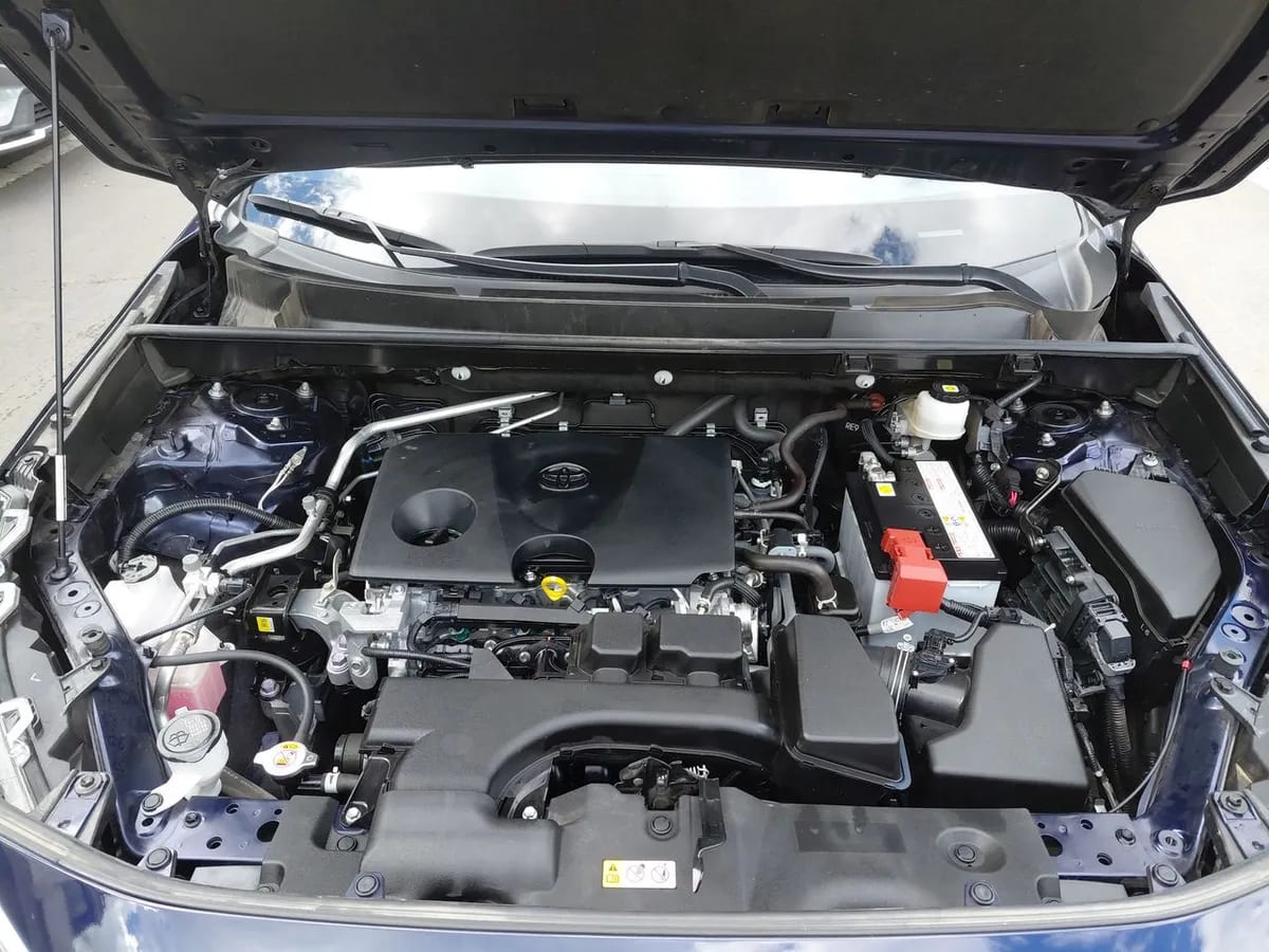 Toyota Rav 4 2.0 Le 4x2 Mt 5p año 2024