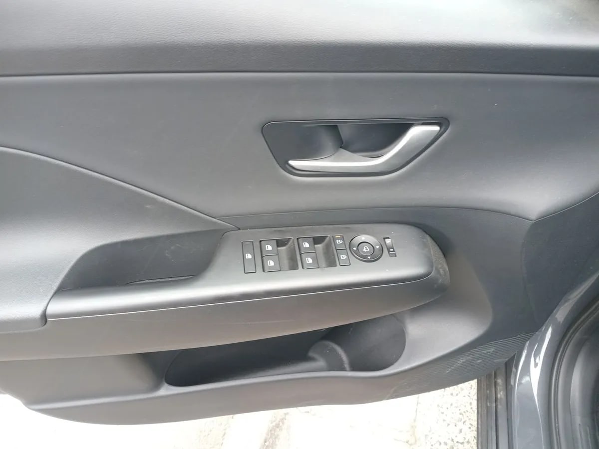 Hyundai Kona 1.6 Sx2 Design Hybrid 4x2 At 5p año 2026