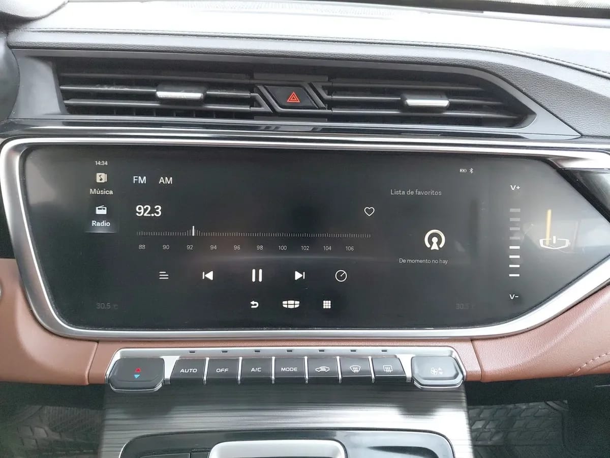 Geely Azkarra 1.5t Luxury 4x4 Dct 7at 5p año 2022