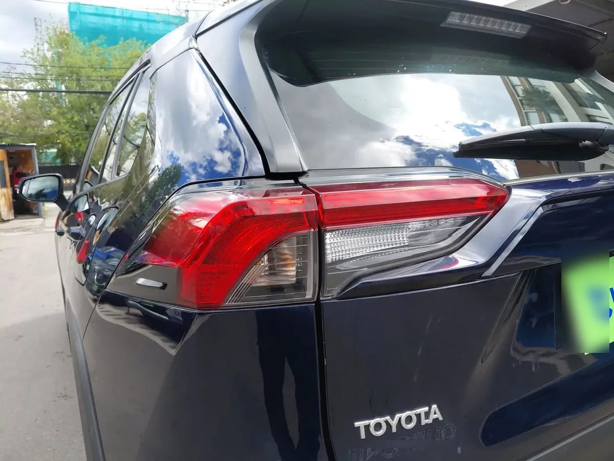 Toyota Rav 4 2.0 Le 4x2 Mt 5p año 2024