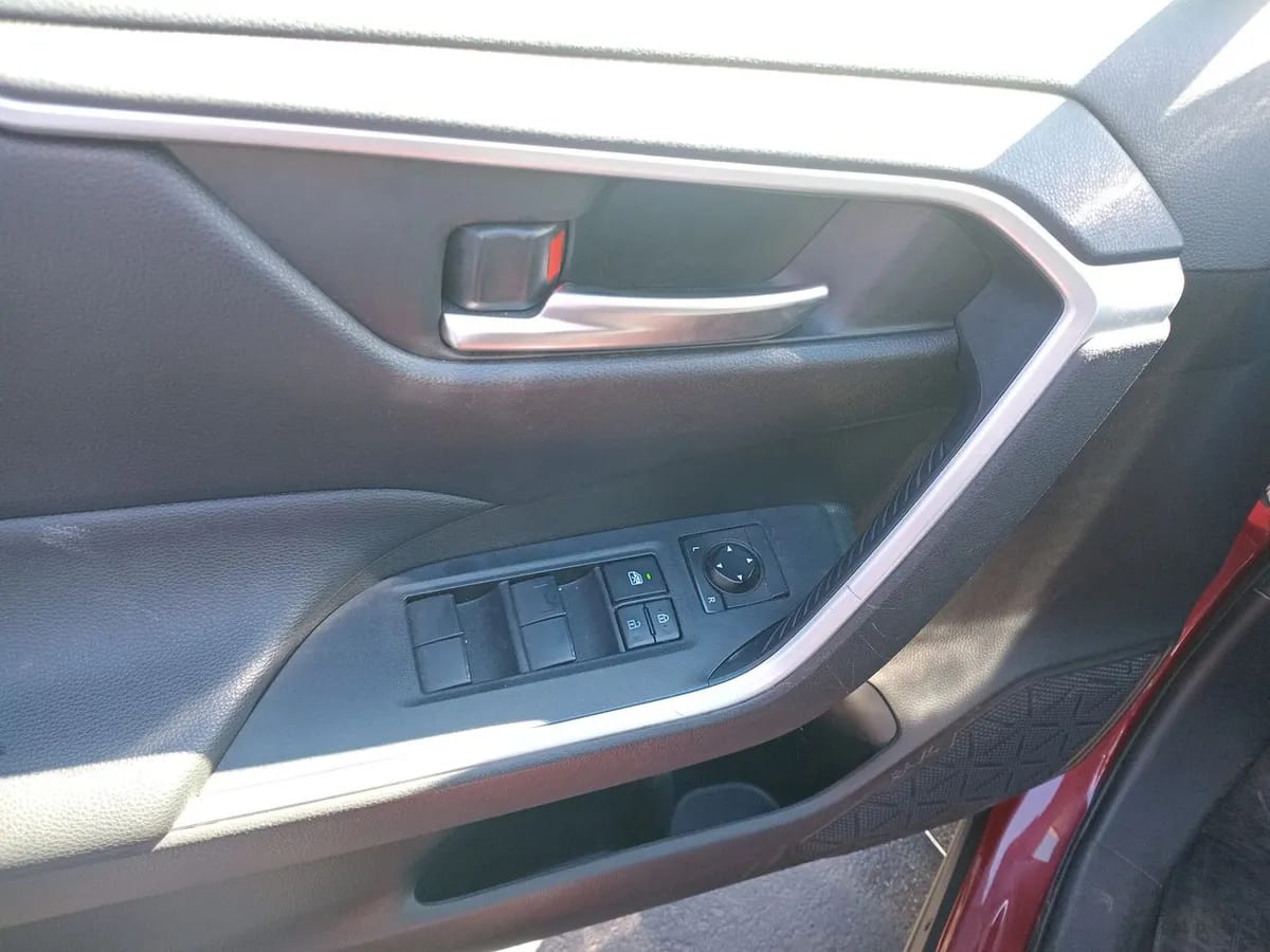 Toyota Rav 4 2.0 Xle 4x2 A20xle2c Cvt At 5p año 2021