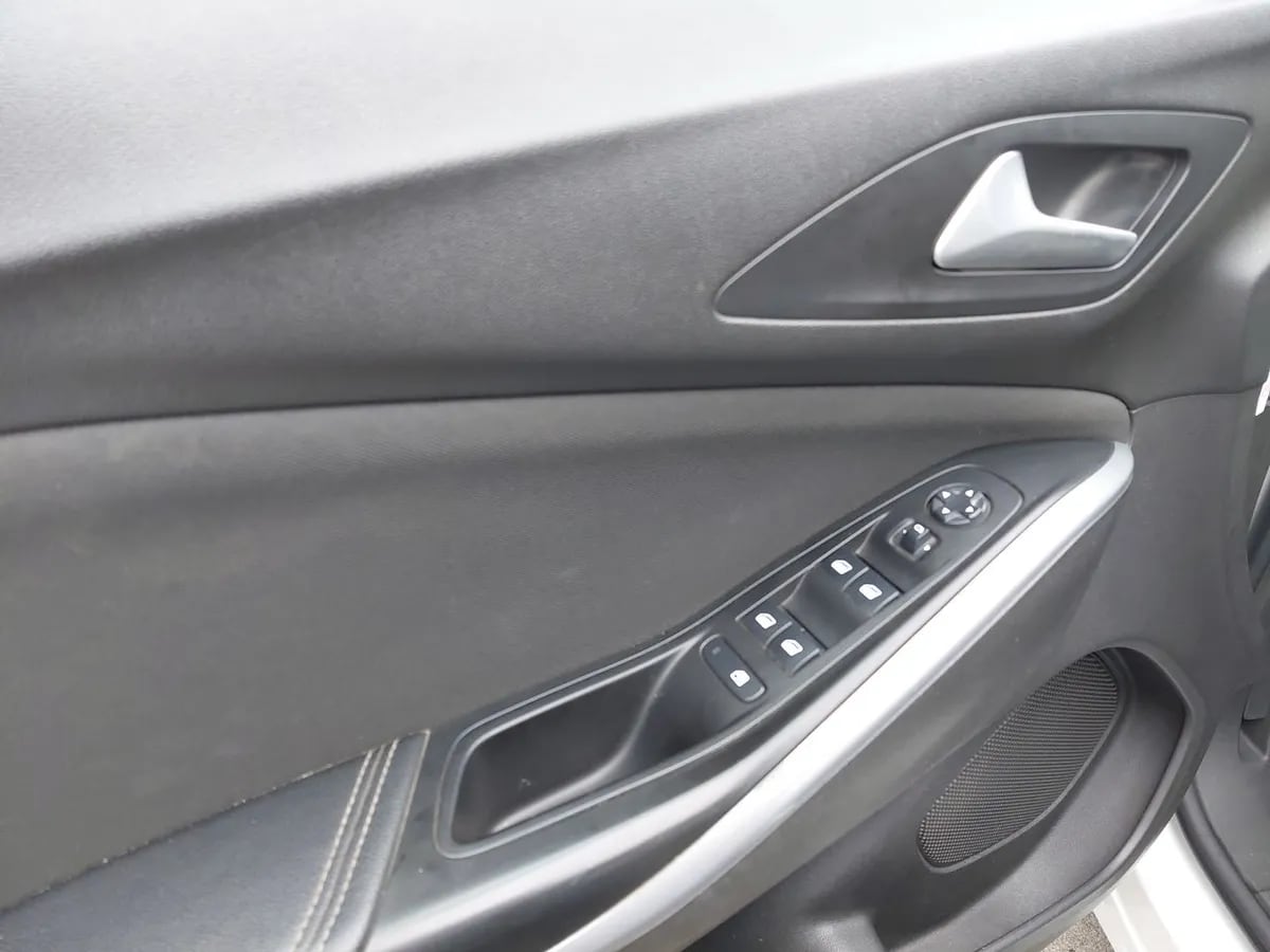 Opel Grandland 1.2t Dynamic 4x2 Mt6 5p año 2021