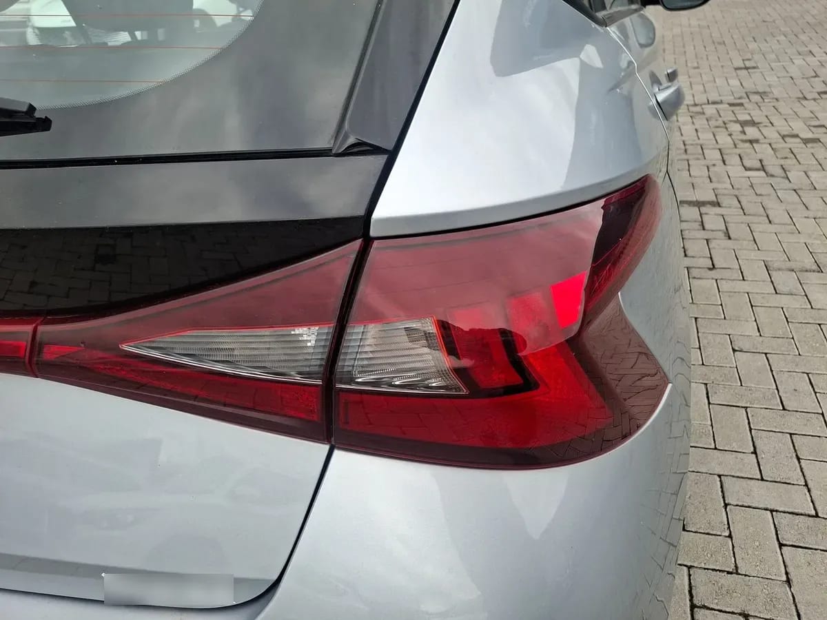Hyundai I20 1.4 Plus Fl Bi3 4x2 Hb Mt 5p año 2025