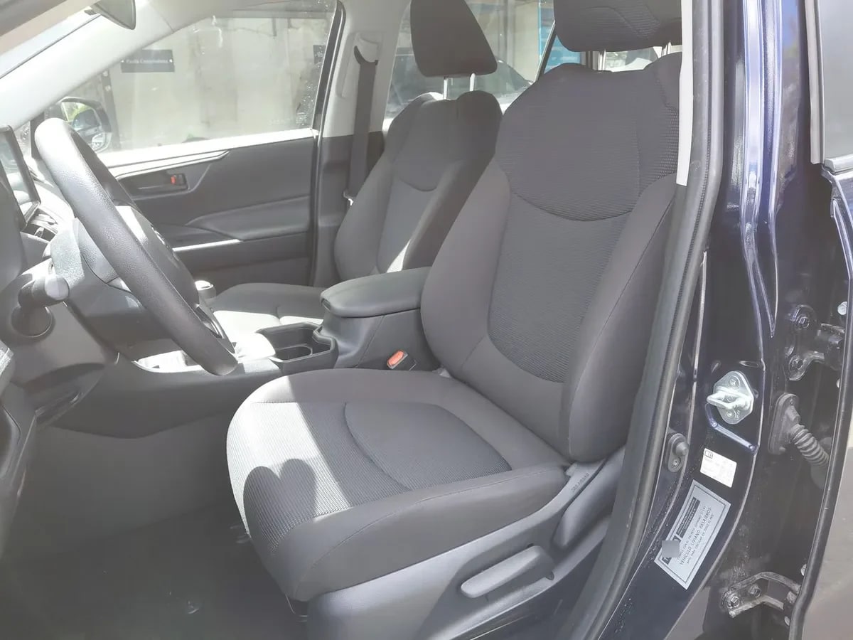 Toyota Rav 4 2.0 Le 4x2 Mt 5p año 2024