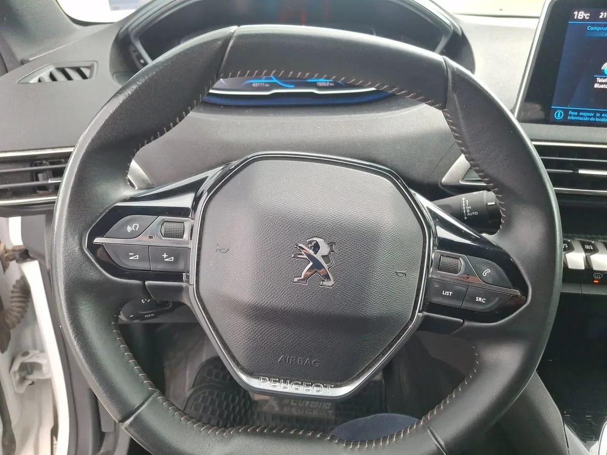 Peugeot 3008 1.2 Active Pack Puretech 130 4x2 Mt6 5p año 2023