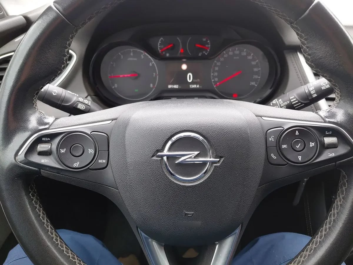 Opel Grandland 1.2t Dynamic 4x2 Mt6 5p año 2021