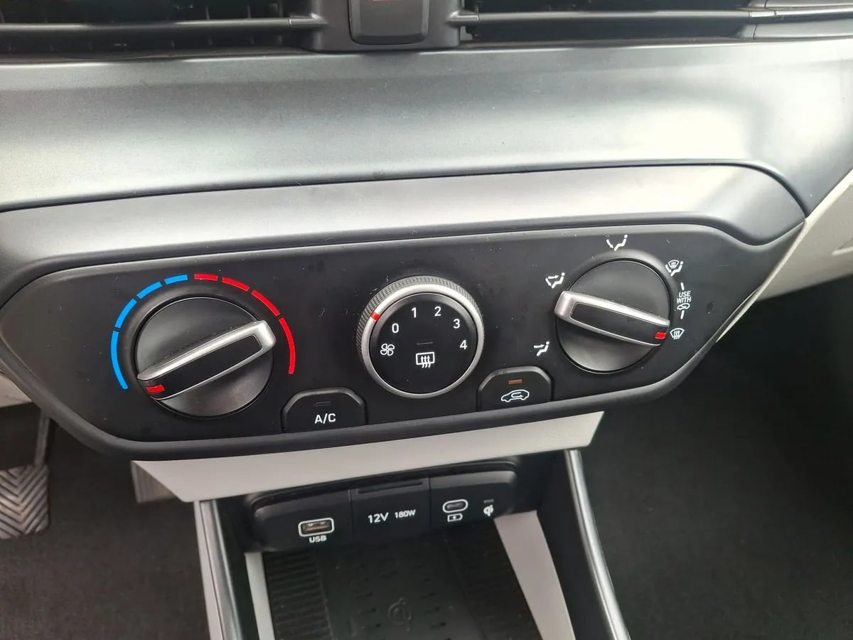 Hyundai I20 1.4 Plus Fl Bi3 4x2 Hb Mt 5p año 2025