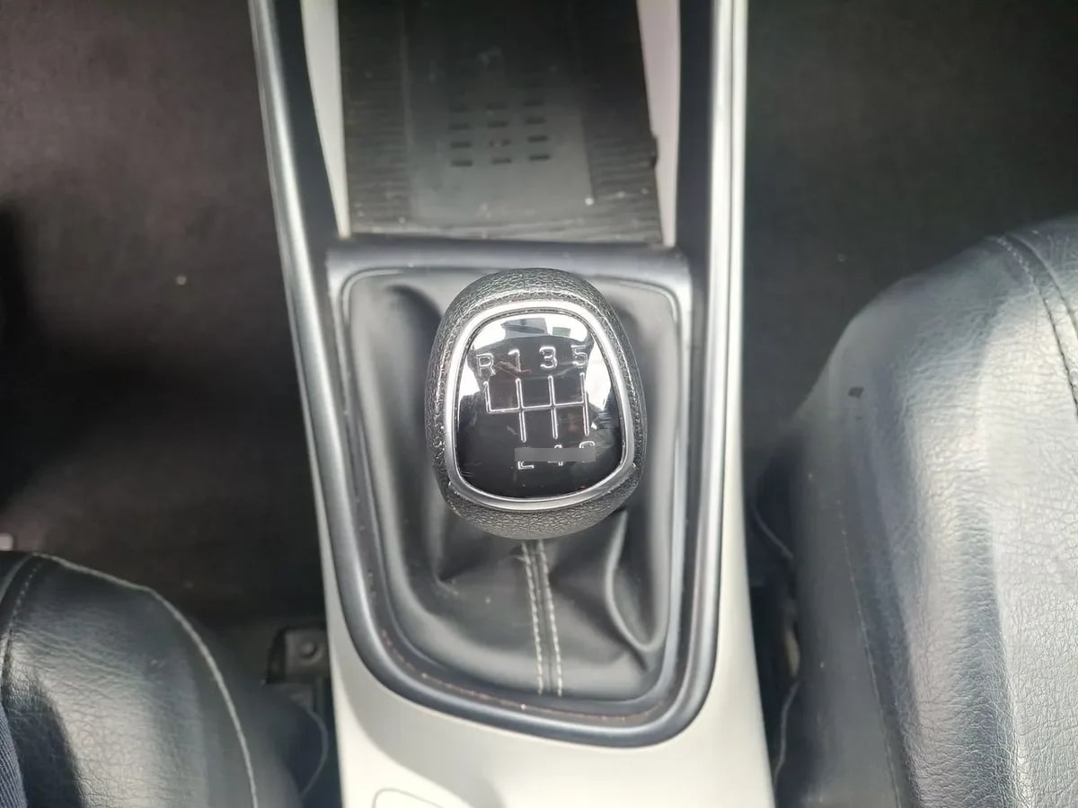 Hyundai I20 1.4 Plus Fl Bi3 4x2 Hb Mt 5p año 2025
