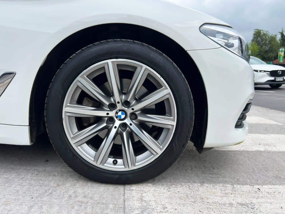 BMW 520i - año 2019