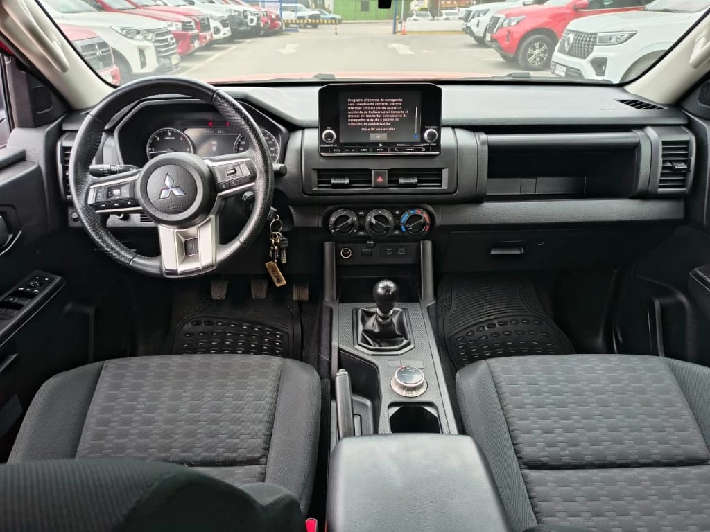 Mitsubishi L200 Katana D/c 2.4 Tdi Mt Xrt 4x4 año 2024