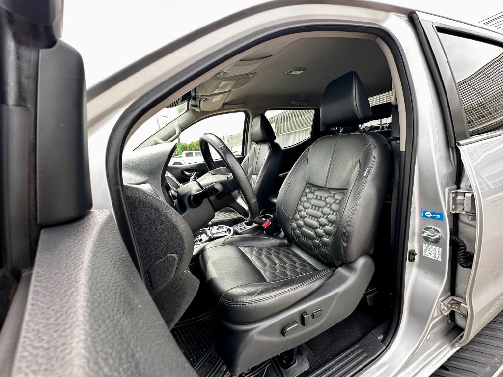 Nissan Navara Navara Dc 4x4 2.3tdi Le At año 2023