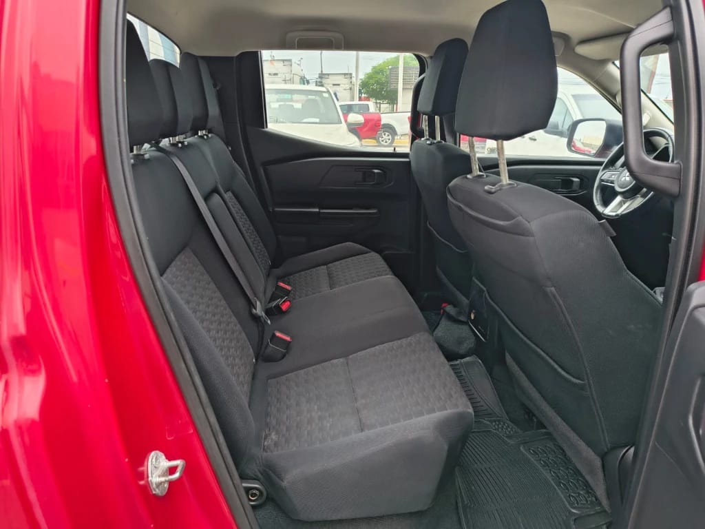 Mitsubishi L200 Katana D/c 2.4 Tdi Mt Xrt 4x4 año 2024