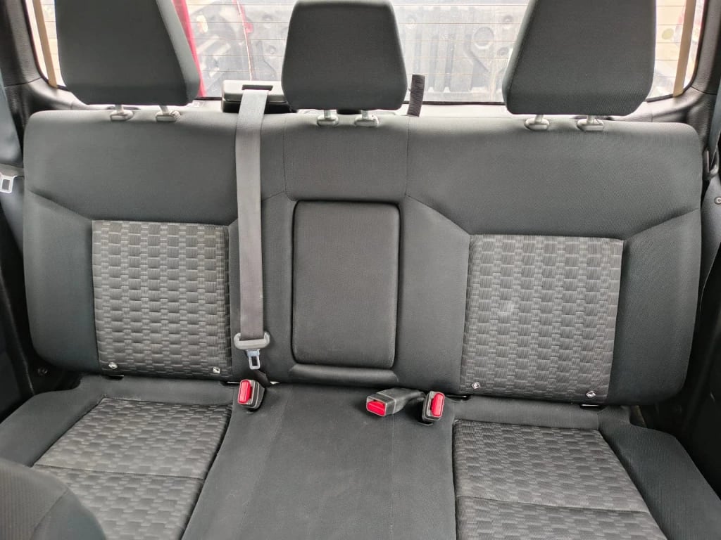 Mitsubishi L200 Katana D/c 2.4 Tdi Mt Xrt 4x4 año 2024