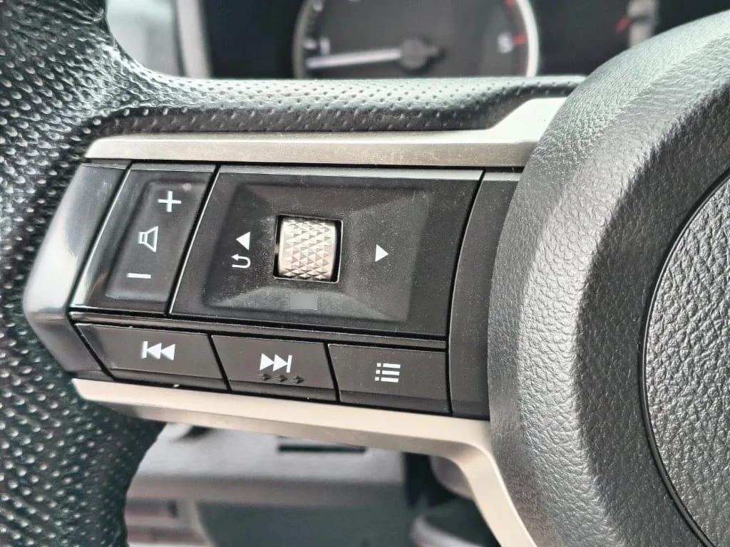 Mitsubishi L200 Katana D/c 2.4 Tdi Mt Xrt 4x4 año 2024