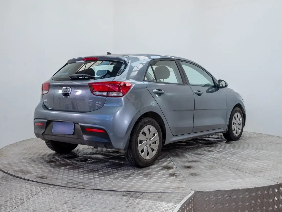 Kia Rio 5 Rio 5 1.4 Ex Ac 6mt 5p año 2018