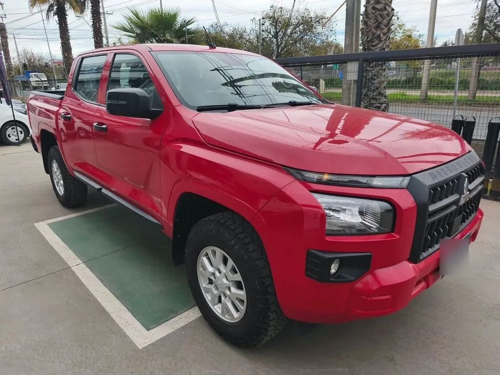 Mitsubishi L200 Katana Xrt 2.4 Mt 4x4 año 2024