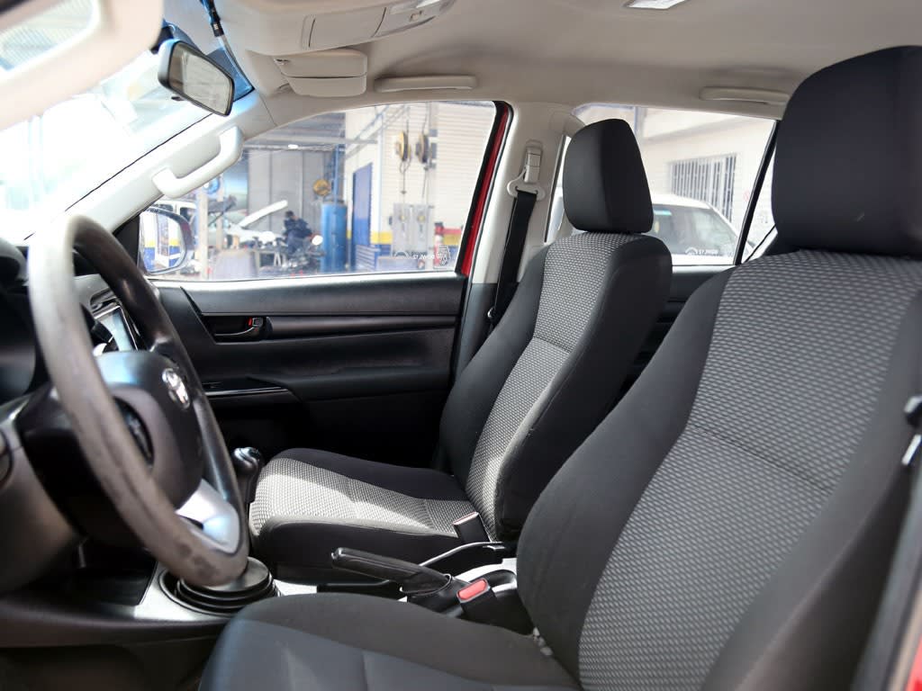Toyota Hilux 2.4 Dx Diesel 4x4 año 2022