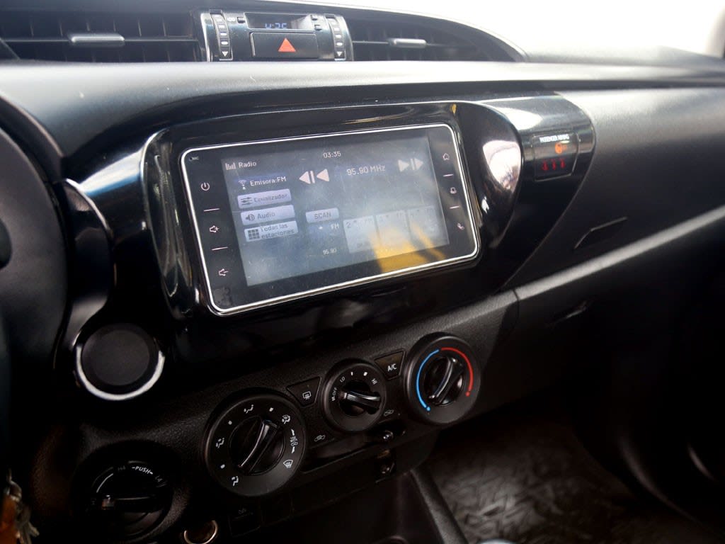 Toyota Hilux 2.4 Dx Diesel 4x4 año 2022