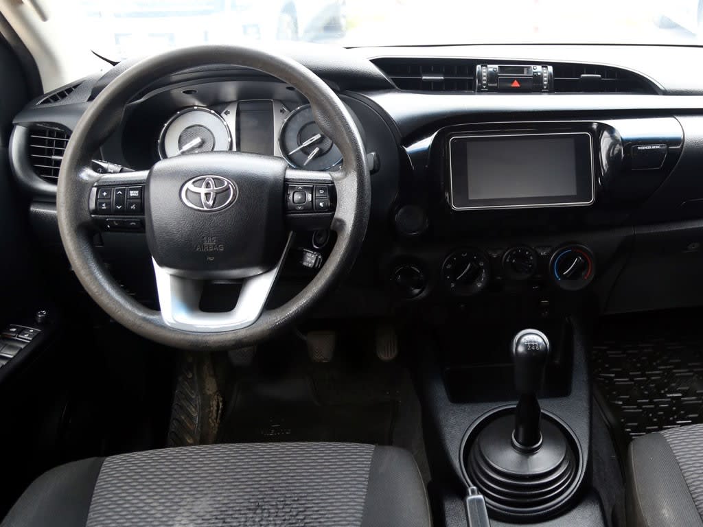 Toyota Hilux Pickup 4p 4x4 2.4 año 2022