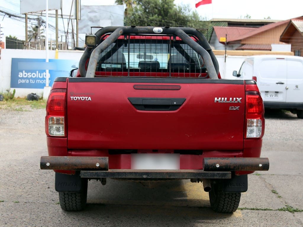 Toyota Hilux D Cab Dx 4x4 2.4 año 2022