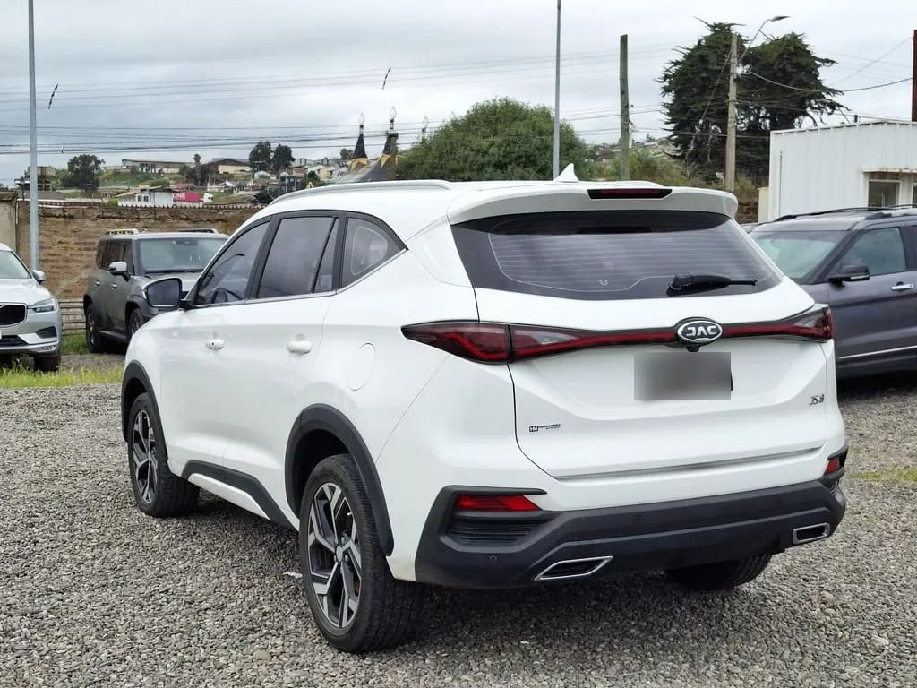 JAC Js8 Luxury 1.5 año 2023