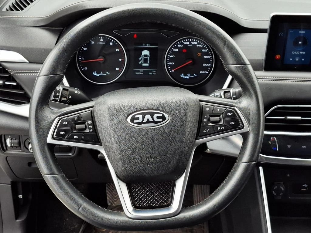 JAC Js8 Luxury 1.5 año 2023