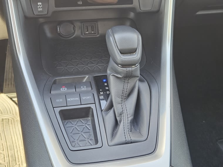 Toyota Rav4 2.0 Le At año 2024