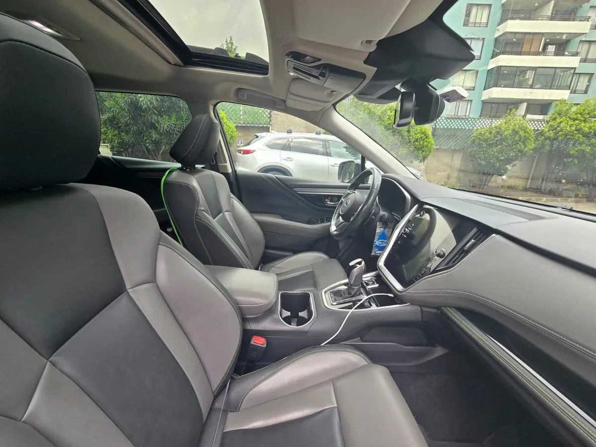 SUBARU OUTBACK  año 2023