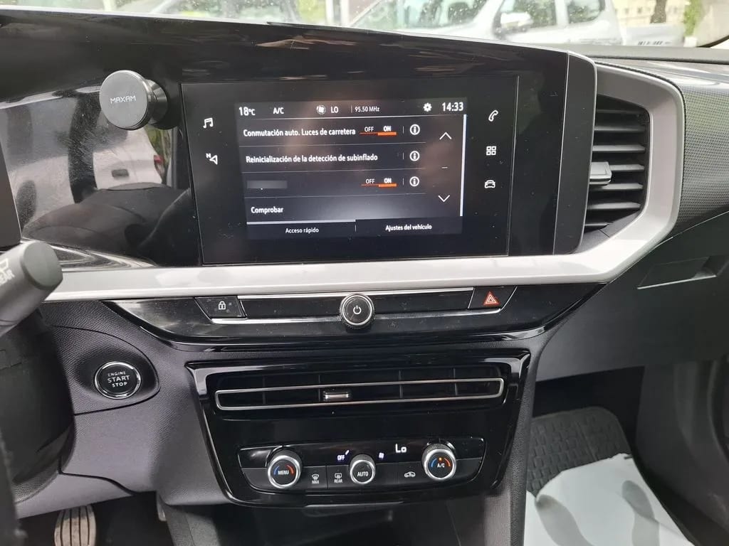 Opel Mokka 1.2t Elegance Mt año 2023