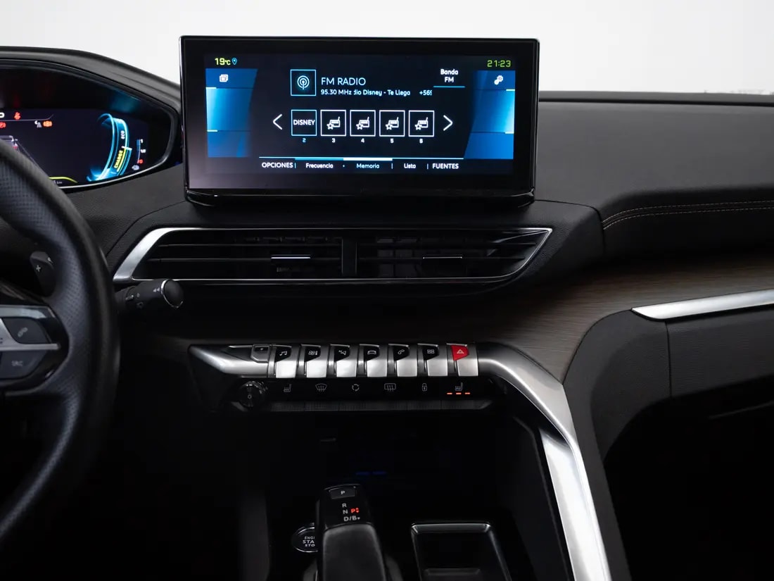 Peugeot 3008 3008 Hybrid 300 4x4 1.6 Aut año 2023