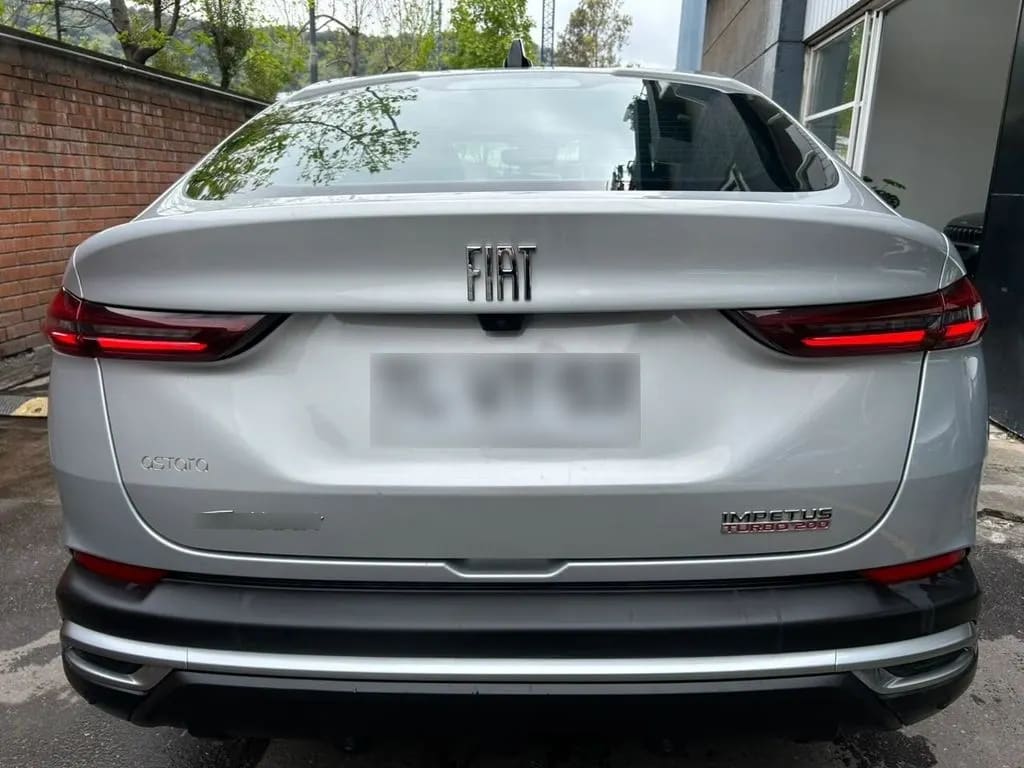 Fiat Fastback 1.0 Impetus 4x2 Cvt At 5p año 2024
