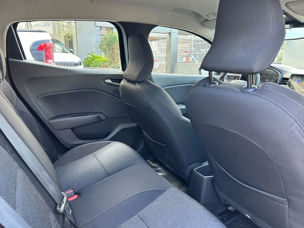 Renault Clio 1.0t Zen 4x2 Mt 5p año 2023