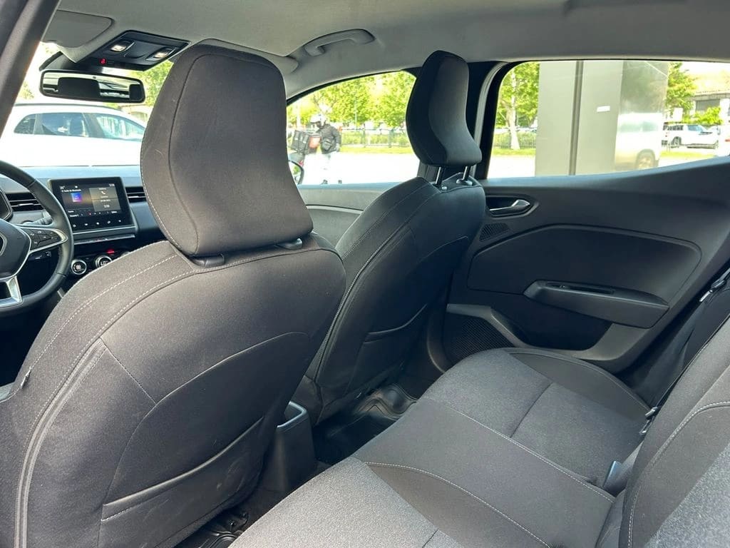 Renault Clio 1.0t Zen 4x2 Mt 5p año 2023
