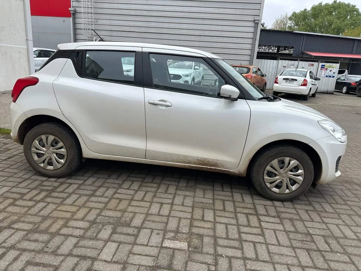 Suzuki Swift 1.2 Gl 4x2 Hb Mt 5p año 2024