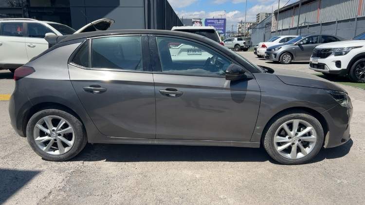 Opel Corsa 1.2t Edition 100hp 4x2 At8 5p año 2021