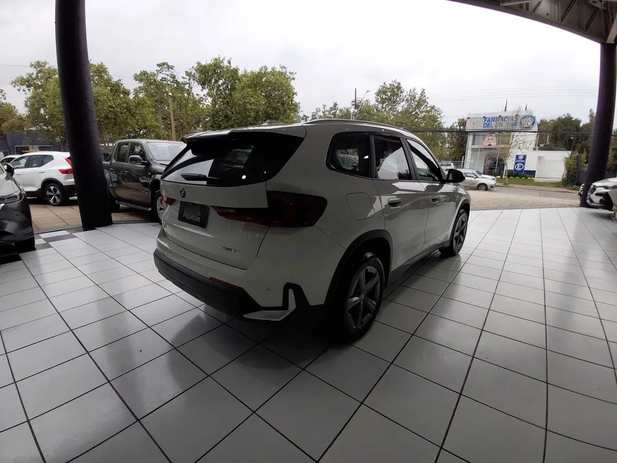 BMW X1 1.5t 18i Dynamic S-Drive 4x2 At 5p año 2025