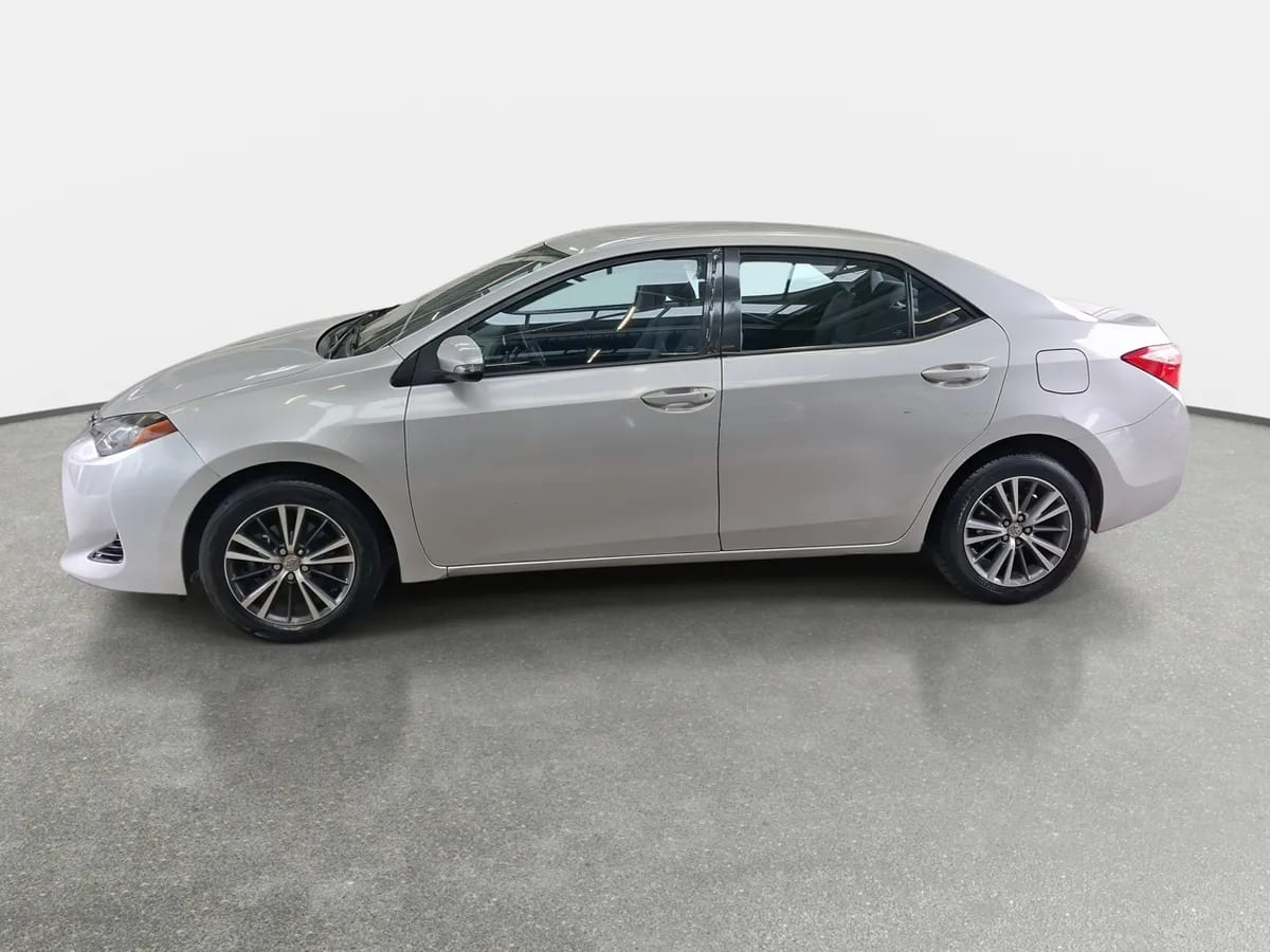 Toyota Corolla 1.8 Gl 4x2 Mt 4p año 2017