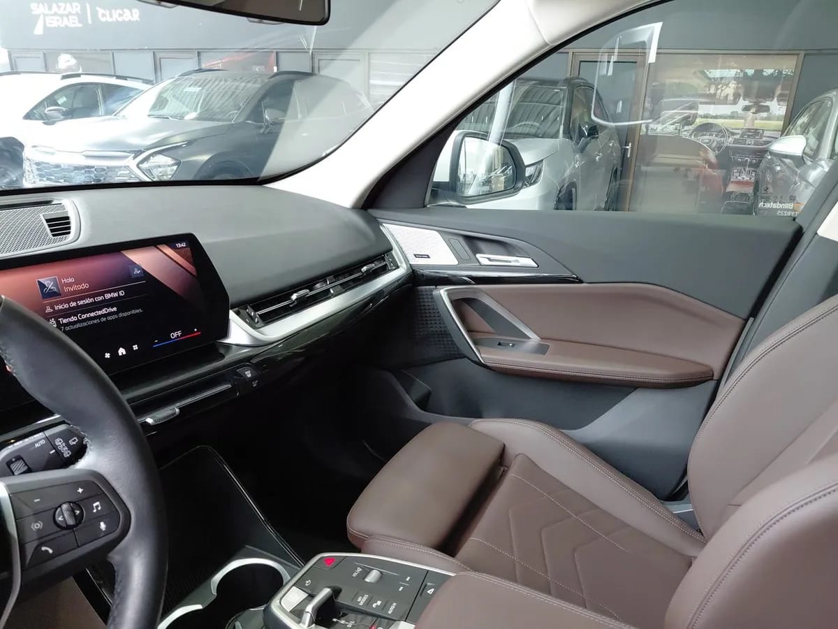 BMW X1 1.5t 18i Dynamic S-Drive 4x2 At 5p año 2025