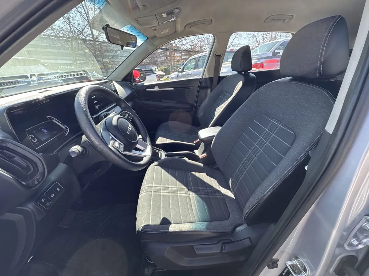 Kia Sonet 1.5 Ex 4x2 Ivt Ri At 5p año 2025