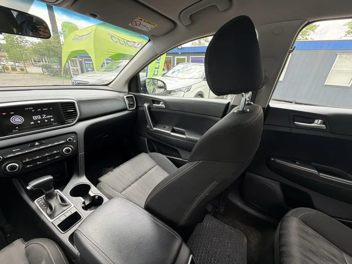 Kia Sportage 2.0 Lx 2wd 6at 5p año 2021