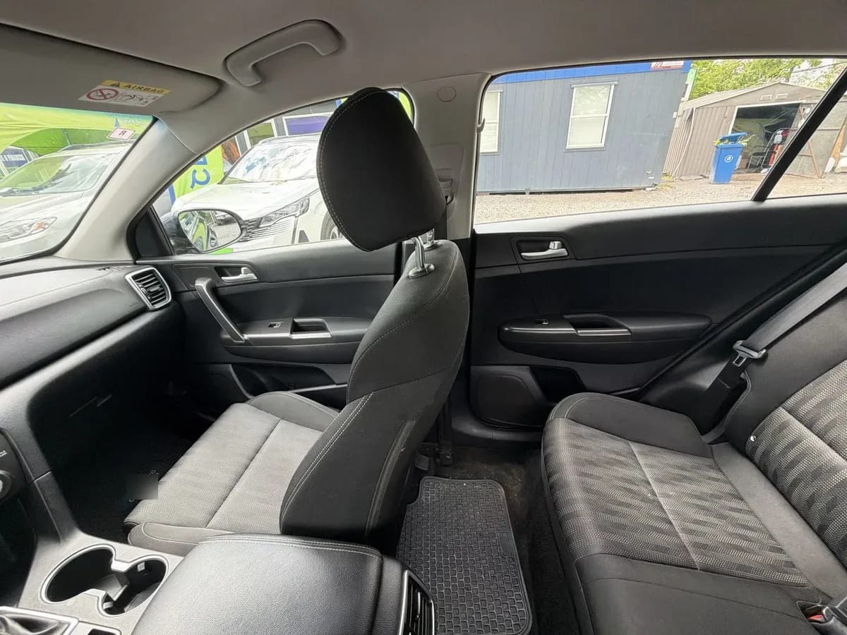 Kia Sportage 2.0 Lx 2wd 6at 5p año 2021