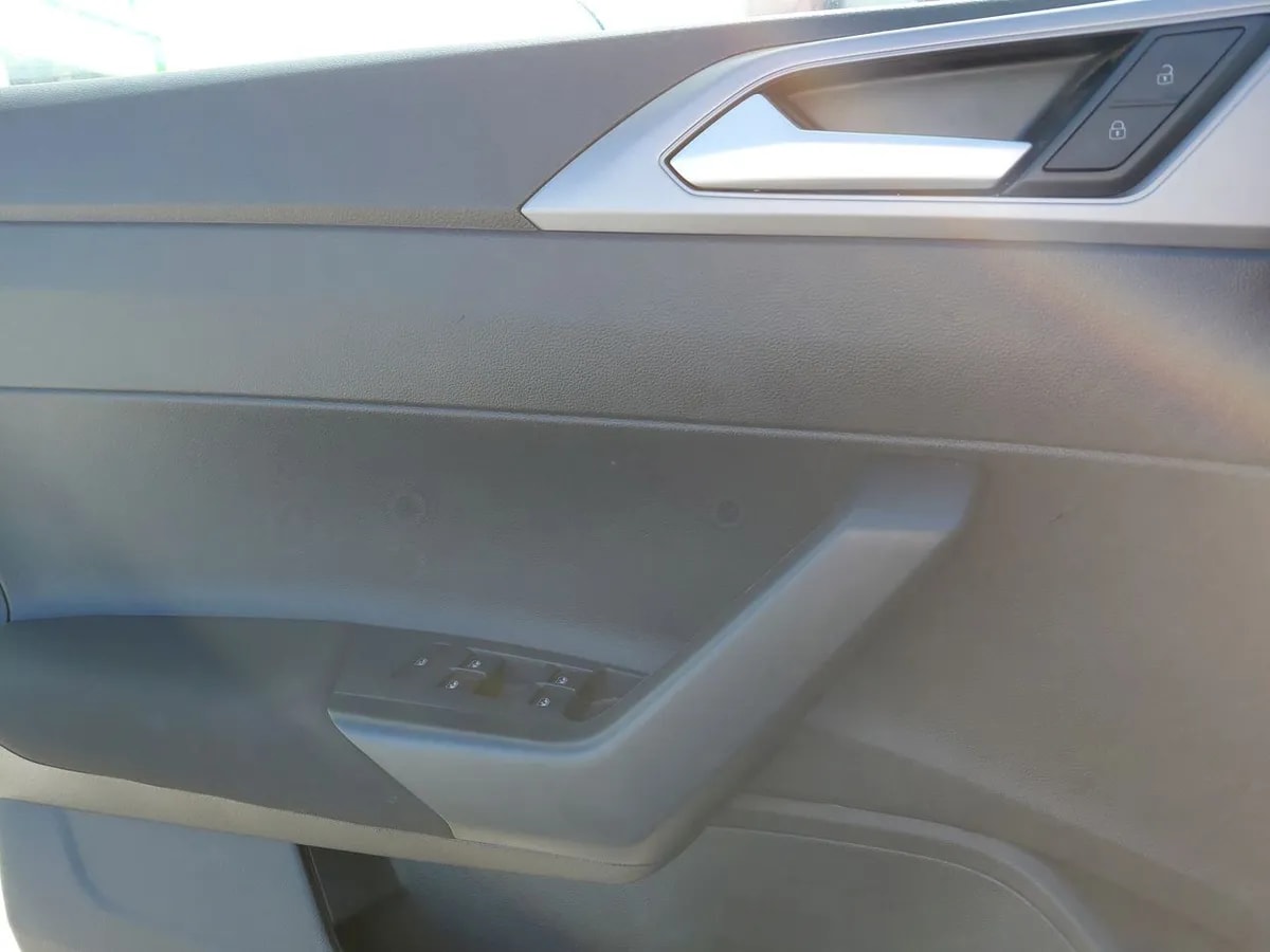 Volkswagen Nivus 1.0 Tsi Comfortline 4x2 At 5p año 2024