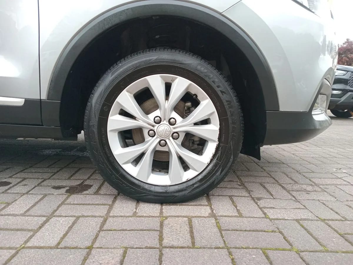 MG Mg Zs 1.5 Std Plus 2wd Mt 5p año 2025