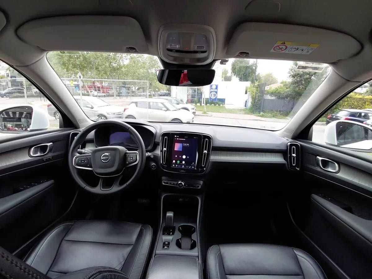 Volvo Xc40 2.0 B4 Plus Hibrido Fwd At 5p año 2024