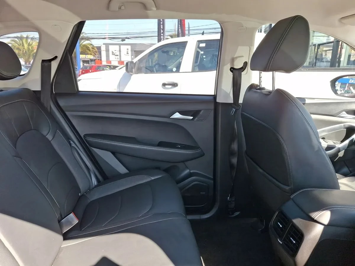 Chevrolet Captiva 1.5t Ltz R 4x2 Cvt At 5p año 2025